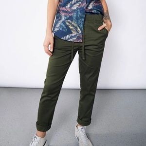 Wildfang Ultimate Pants in olive